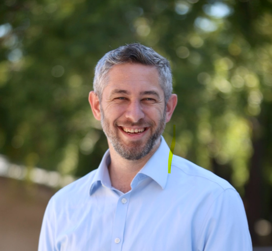 Akiva Naiman portrait photo
